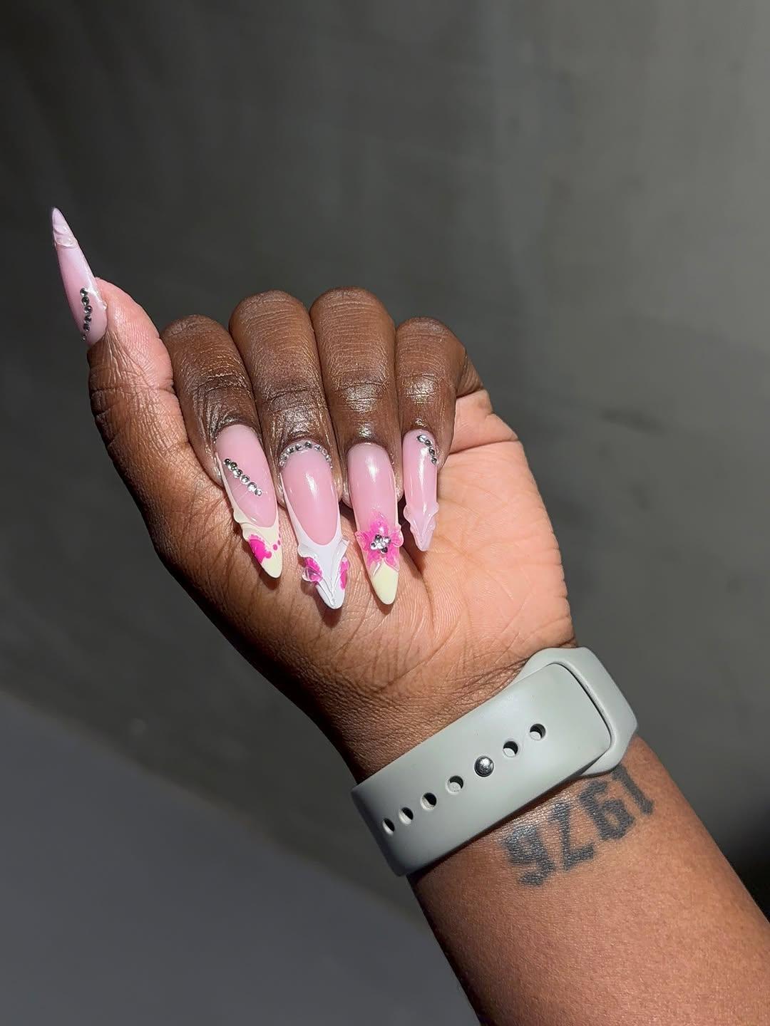 Nail art signature — carrousel créatif